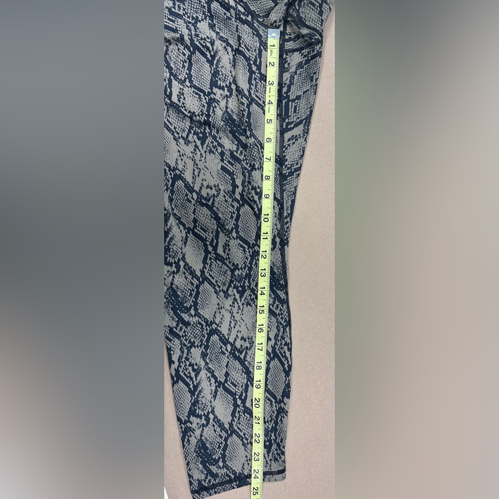 Fabletics 2 Pair Bundle! Both Size 1X: Black and Snake Print Leggings - Picture 13 of 13